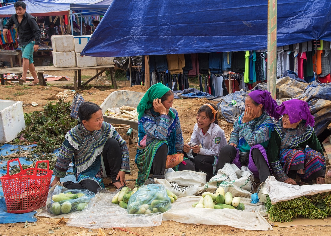 traveltoaasiaandback.com - Flower Hmong ladies sell vegetables at  Can Cau Saturday Market, Bac  Ha district, Lao Cai Province, Vietnam 