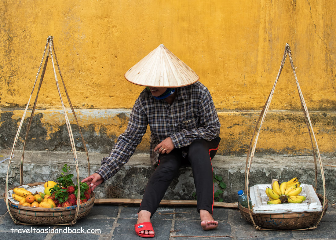 traveltoasiaandback.com - Fruit Vendor, The Ancient Town, Quang Nam Province, Hoi An, Vietnam