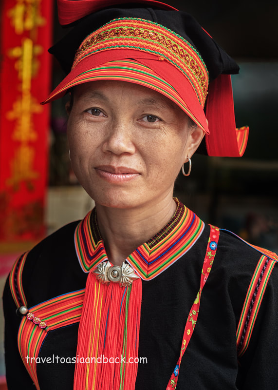 traveltoasiaandback.com - Sha Yao costume, Nafa Market, Jingping County, Yunnan Province, China