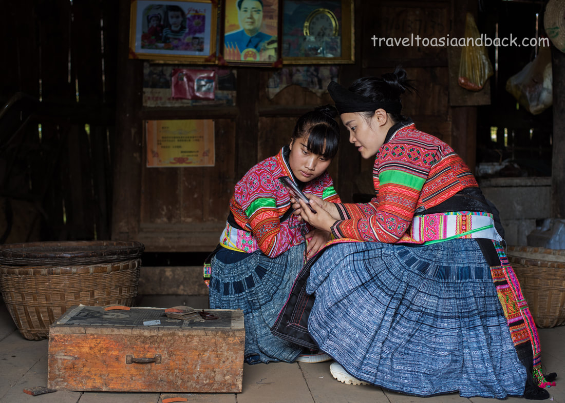 traveltoasiaandback.com - Hua Miao (Flower Hmong) costume. Donggou, Longlin, Guangxi Province