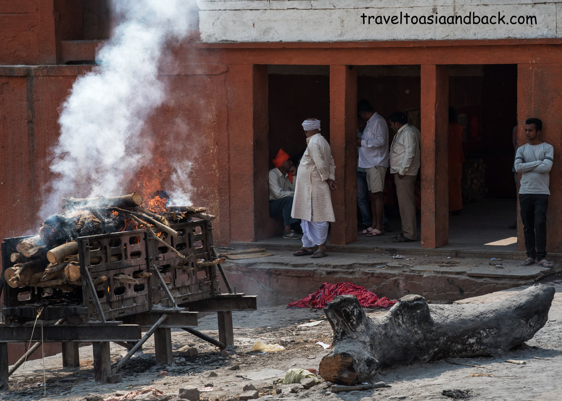 traveltoasiaandback.com -  Harishchandra Ghat, Varanasi, Uttar Pradesh, India