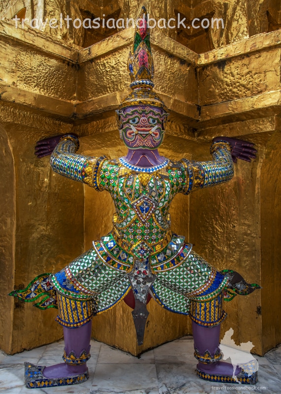 traveltoasiaandback.com - A demon stands guard at Wat Pho, Bangkok, Thailand 