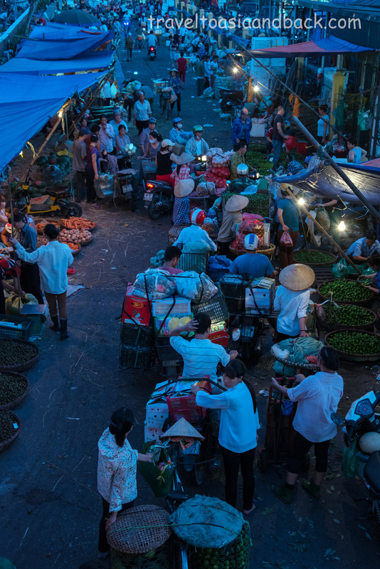 Long Biên Market, Hanoi Vietnam